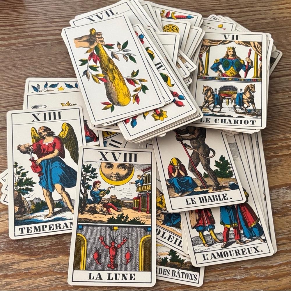 Classic Tarot Card Deck with Red Box - Picture 2 of 3